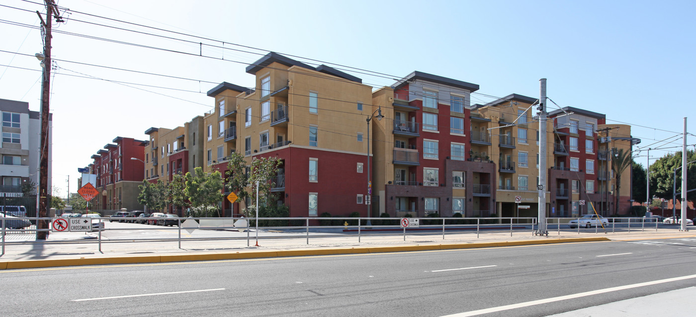 Savoy in Los Angeles, CA - Building Photo