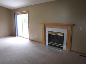 17508 5 Oaks Dr in Farmington, MN - Building Photo - Building Photo