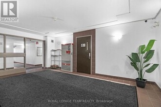 270 Brittany Dr in Ottawa, ON - Building Photo - Building Photo