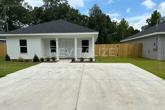 24 E Everett Ave in Saraland, AL - Building Photo - Building Photo