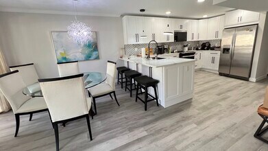 1517 Chesapeake Ave, Unit 1517 Chesapeake Avenue in Naples, FL - Building Photo - Building Photo