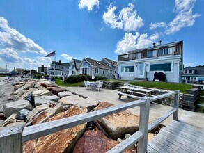 1304 Ocean Blvd in Rye, NH - Building Photo - Building Photo
