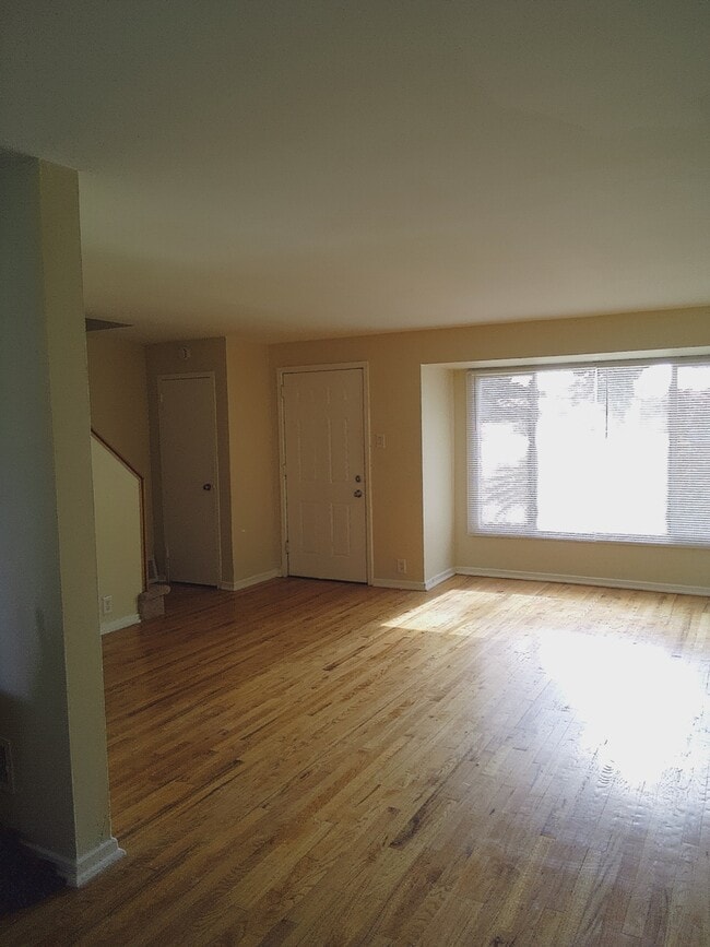 21 Indianwood Blvd in Park Forest, IL - Building Photo - Building Photo
