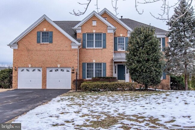 property at 5004 Warwick Hills Ct