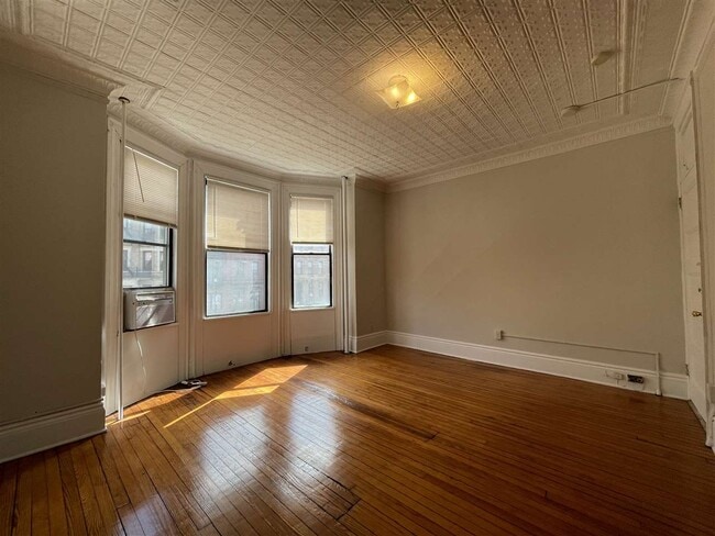 property at 1124 Washington St