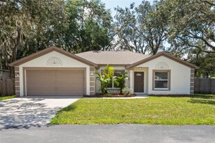 11829 Kestrel Dr in New Port Richey, FL - Building Photo