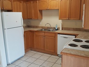 104 Prince Ave in Melbourne, FL - Foto de edificio - Building Photo