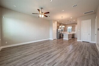 7703 Rainbow Cl in Houston, TX - Building Photo - Building Photo