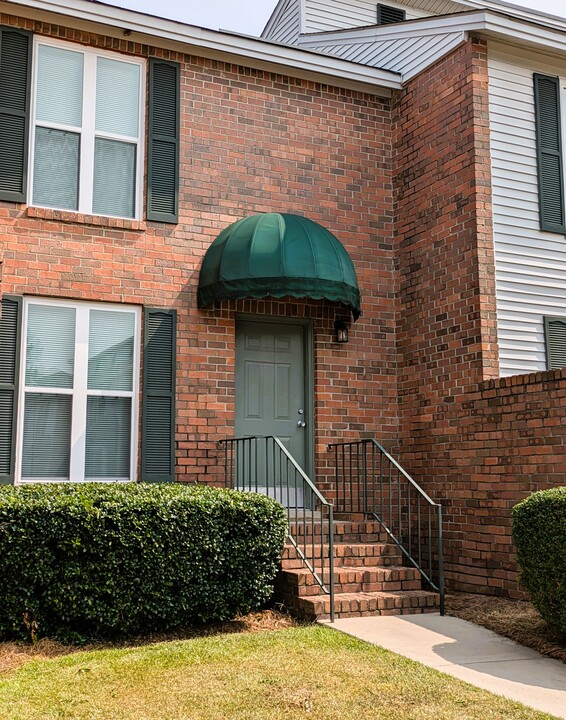 Lexington Place Apartments in West Columbia, SC - Foto de edificio