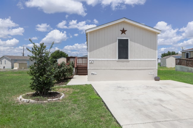 property at 7151 Woodlake Pkwy