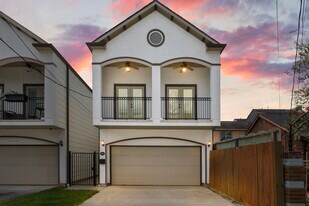 5907 Kiam St in Houston, TX - Building Photo