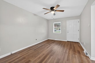 1350 Dix Dr in Lexington, KY - Building Photo - Building Photo