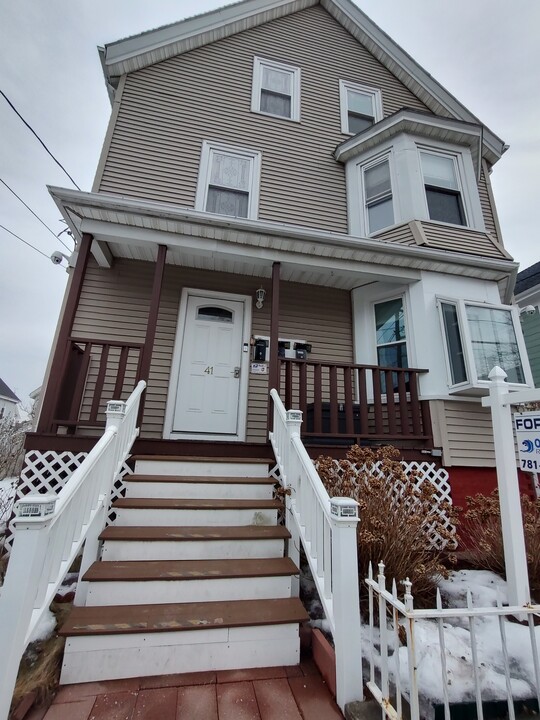 41 Robinson St, Unit 41 Rosinson St in Lynn, MA - Building Photo