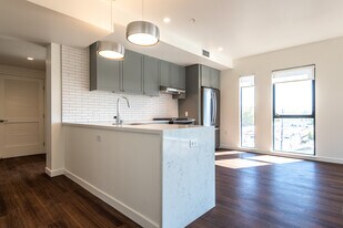 Jones Berkeley in Berkeley, CA - Building Photo