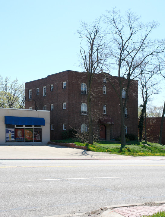 2305 State Rd in Cuyahoga Falls, OH - Foto de edificio