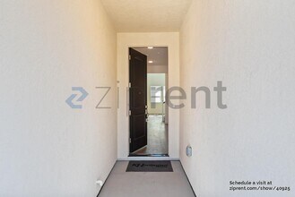 336 Monastery Dr in Lathrop, CA - Building Photo - Building Photo