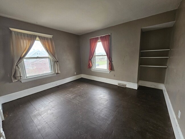 property at 1532 5th Ave SE