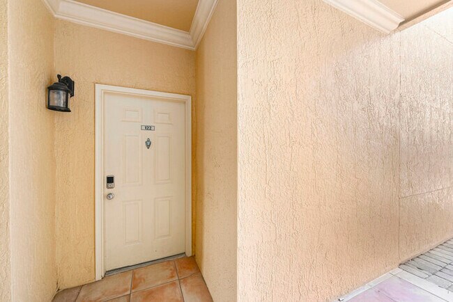 4333 Bayside Village Dr in Tampa, FL - Building Photo - Building Photo