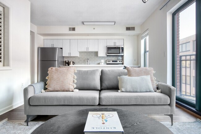 1301 M St NW in Washington, DC - Foto de edificio - Building Photo