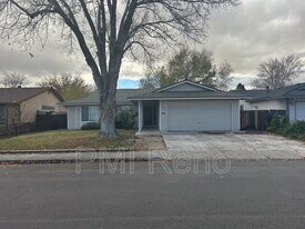 933 Glen Meadow Dr in Sparks, NV - Building Photo