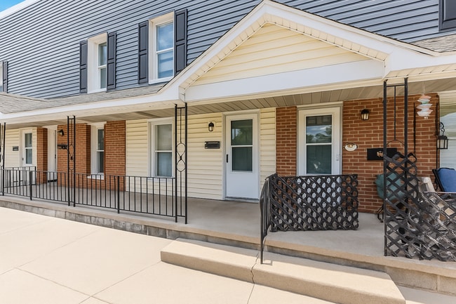 property at 302 W 6th St