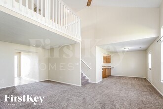 1412 Egret Ln in Greenwood, IN - Building Photo - Building Photo