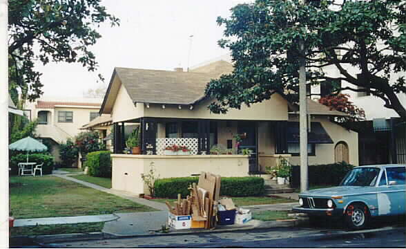 237-239 1/2 Temple Ave in Long Beach, CA - Foto de edificio - Building Photo