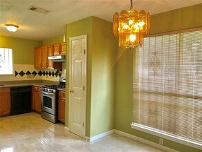 3330 Creek Grove Dr in Houston, TX - Building Photo - Building Photo