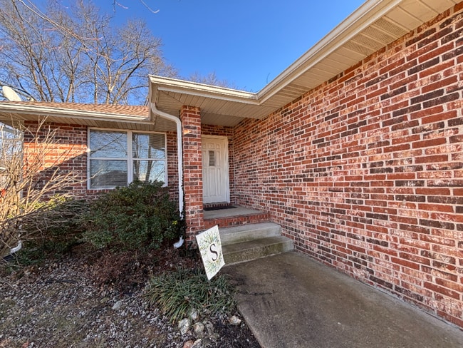 1736 S 10th Ave in Ozark, MO - Building Photo - Building Photo