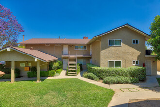 1960 Evergreen St in La Verne, CA - Building Photo - Building Photo