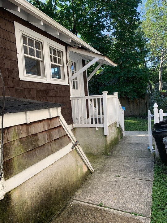 706 New Jersey Ave in Point Pleasant Beach, NJ - Building Photo