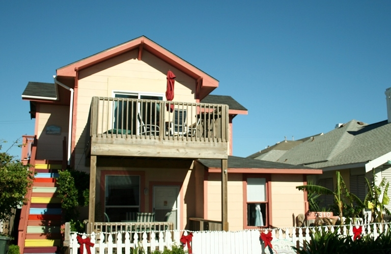 1310 Avenue N 1/2 in Galveston, TX - Building Photo