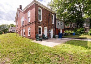 719 Caroline St in Belleville, IL - Building Photo