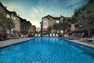 Valencia at Gale Ranch in San Ramon, CA - Foto de edificio - Building Photo
