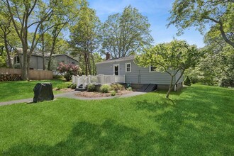 28 The Trail in Hampton Bays, NY - Building Photo - Building Photo