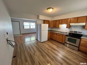 404 E Madison St-Unit -K in Auburn, IL - Building Photo - Building Photo