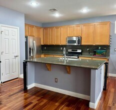 9224 Longhorn Falls Ct in Las Vegas, NV - Building Photo - Building Photo