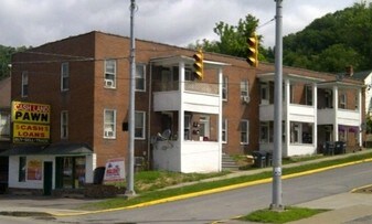 614 Beechurst Ave in Morgantown, WV - Building Photo