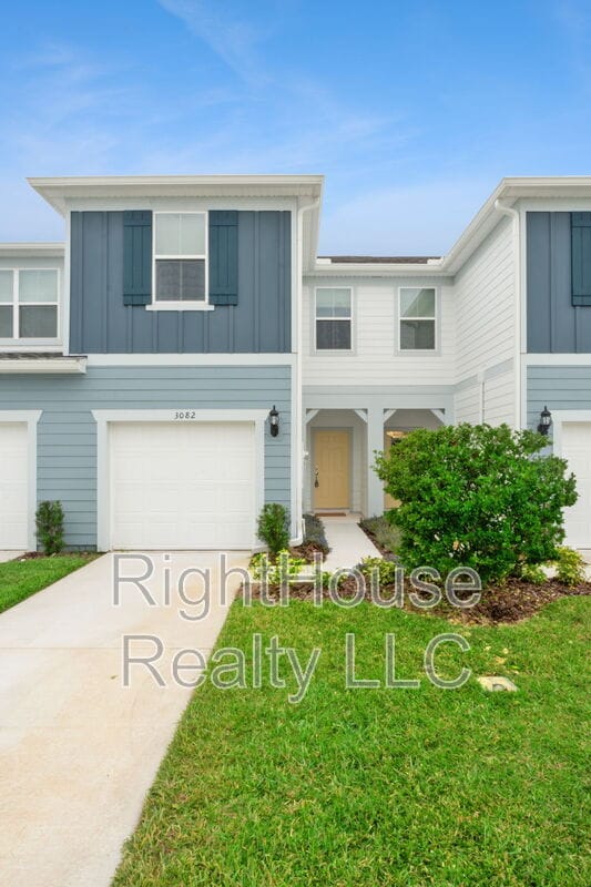 property at 3082 Emerald Acrs Ln