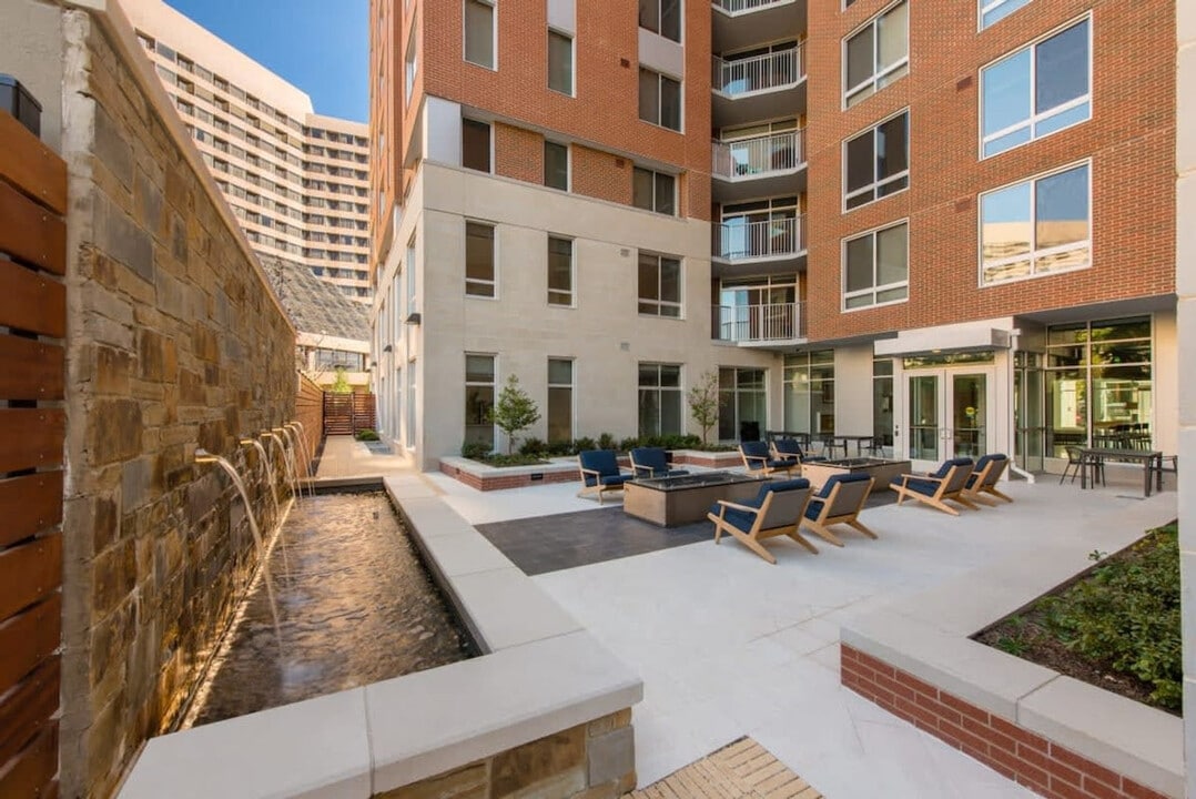 22202 18th St S in Arlington, VA - Building Photo