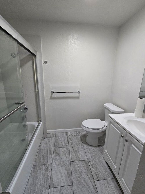 15320 Sullivan Ave in San Leandro, CA - Building Photo