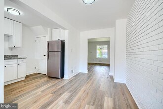 2204 Redthorn Rd in Middle River, MD - Building Photo - Building Photo