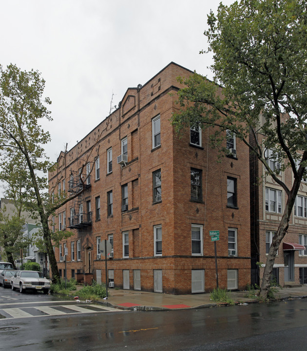 115 Baldwin Ave in Jersey City, NJ - Building Photo