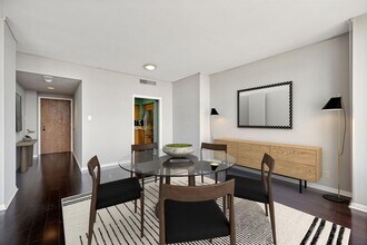 15 Greenway Plz in Houston, TX - Building Photo - Building Photo