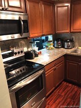 160 Royal Palm Rd-Unit -302 in Hialeah Gardens, FL - Building Photo - Building Photo