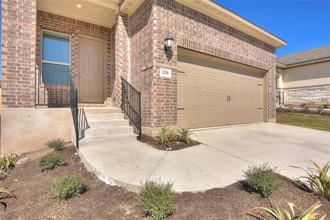228 McFarland St in Georgetown, TX - Foto de edificio - Building Photo