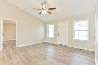 403 Trailsend Ct in La Vergne, TN - Building Photo - Building Photo