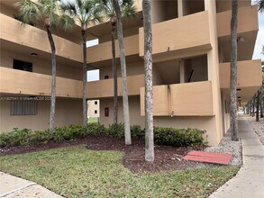 8415 SW 107th Ave in Miami, FL - Building Photo - Building Photo