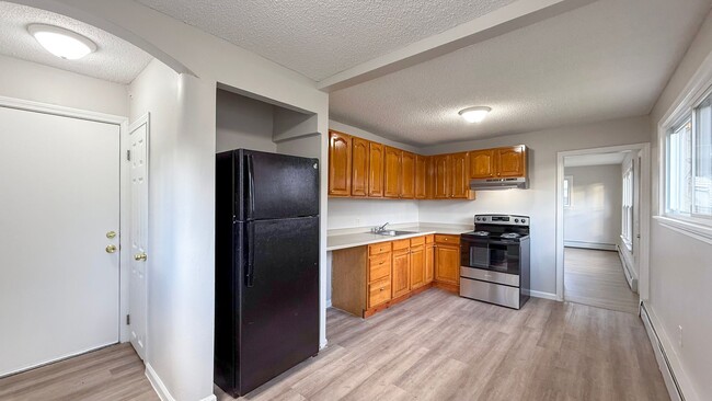 380 Holcomb St in Hartford, CT - Building Photo - Building Photo