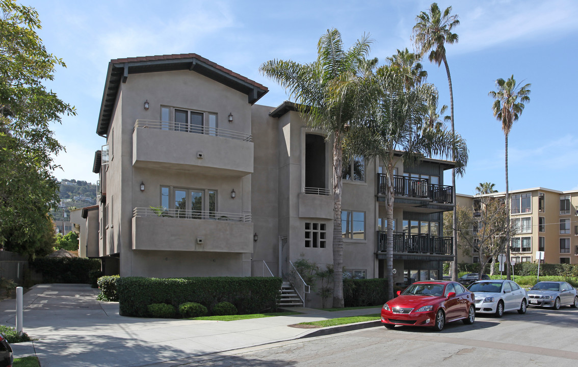 8141-8171 El Paseo Grande in La Jolla, CA - Building Photo